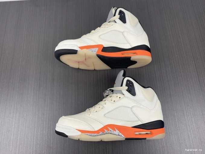 5 Retro Jordan Total DC1060-100 Orange 1106